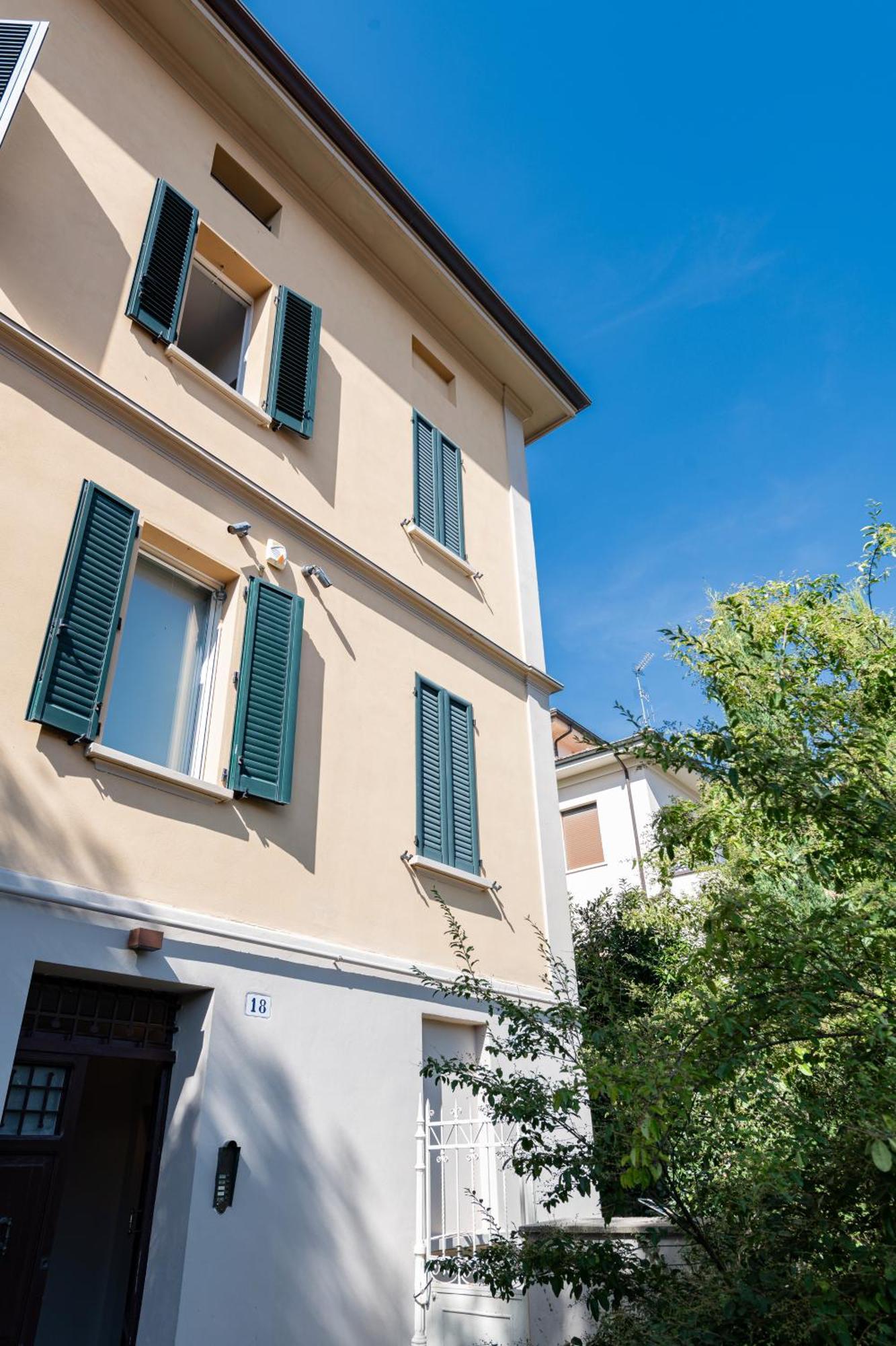 ボローニャSplendido Attico Tra I Colli, Centro Storico E Ospedale Rizzoliアパートメント エクステリア 写真